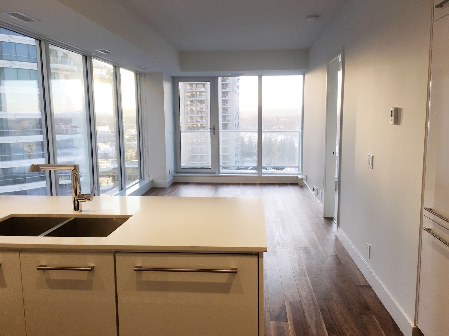 Calgary Apartment For Rent Downtown Inner City SW 2 Bedrooms